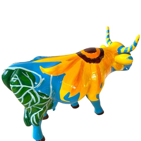 Cow Parade Figurine Yellow & Blue Floral Design Multicolor Display Piece. NIB - Picture 5 of 6